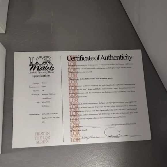 LQR Models '01 Winross Trucks 1965-2000 New Signed By Winross President & Vice - Picture 3 of 4